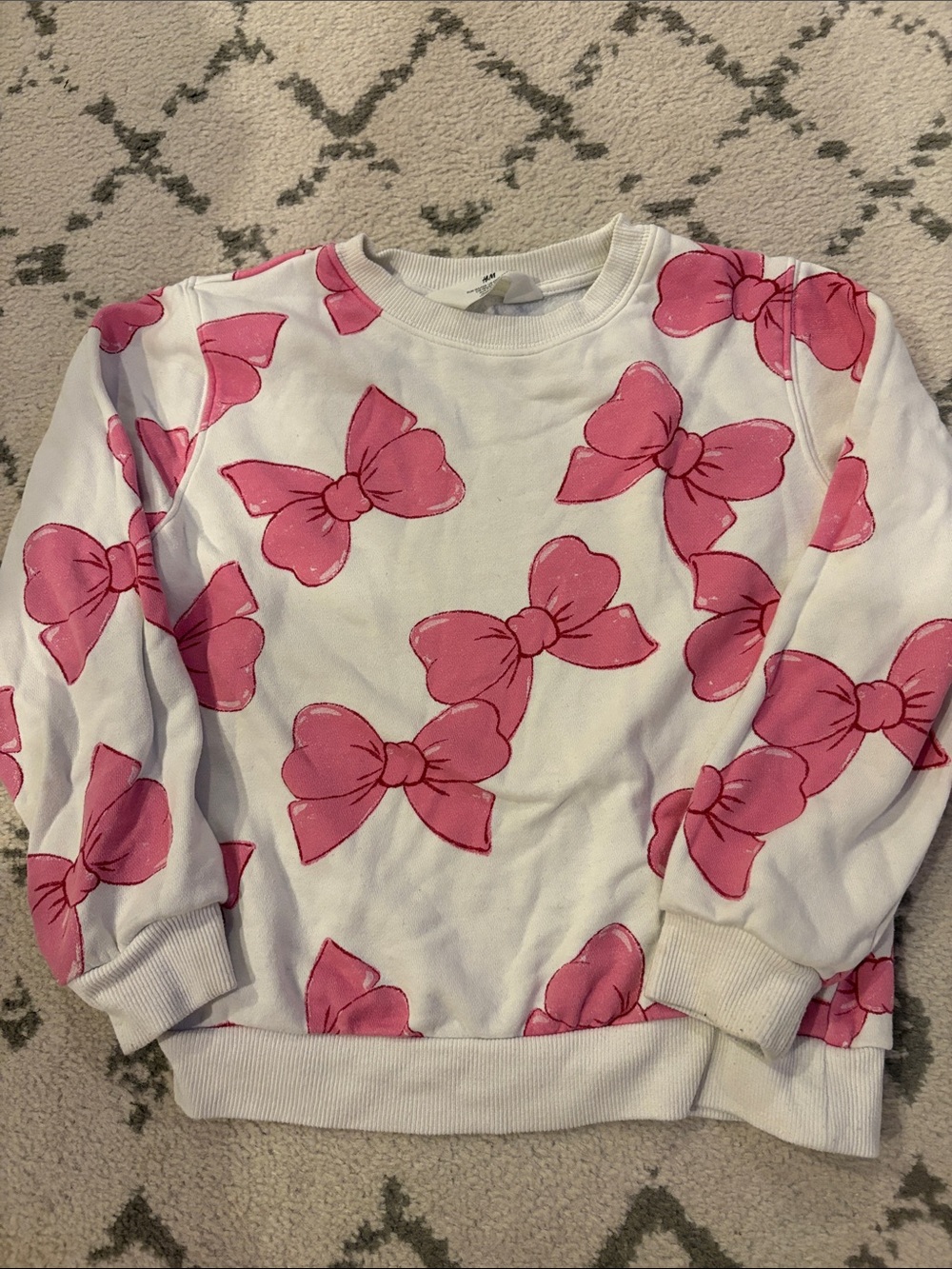 H&M White Sweatshirt with Pink Bow Print